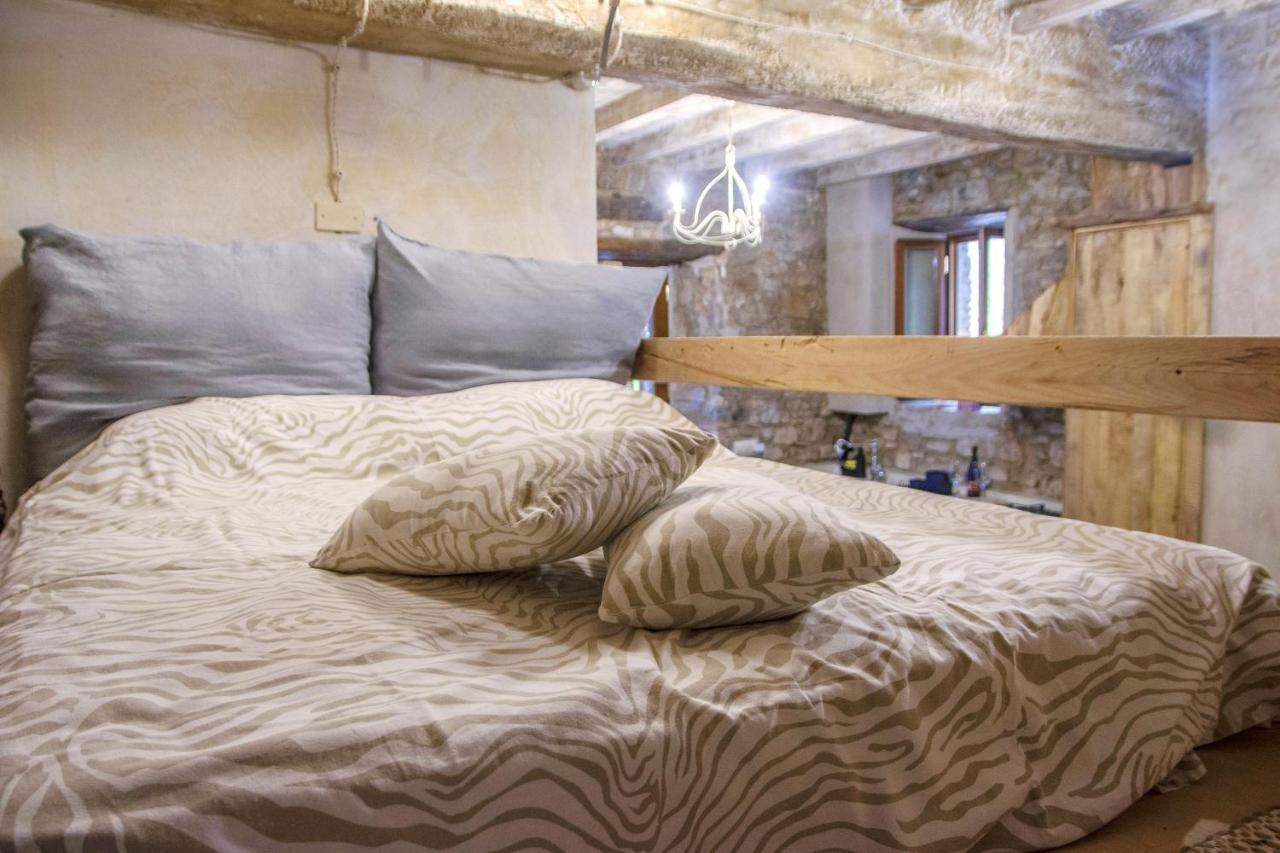 Apartmán Il Nido Di Matilde _Monolocale Design Sul Fiume_ Rossena Exteriér fotografie
