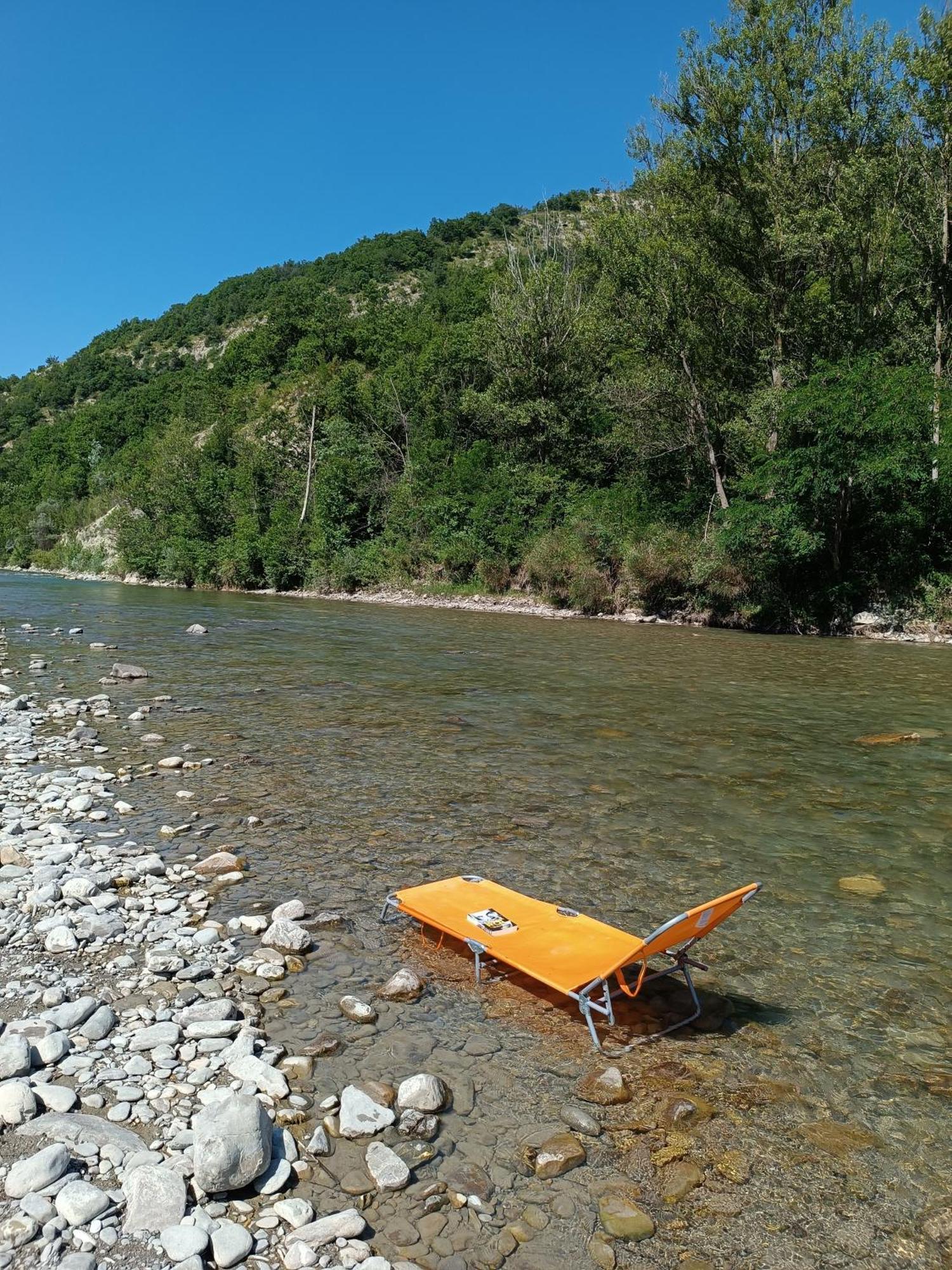 Apartmán Il Nido Di Matilde _Monolocale Design Sul Fiume_ Rossena Exteriér fotografie