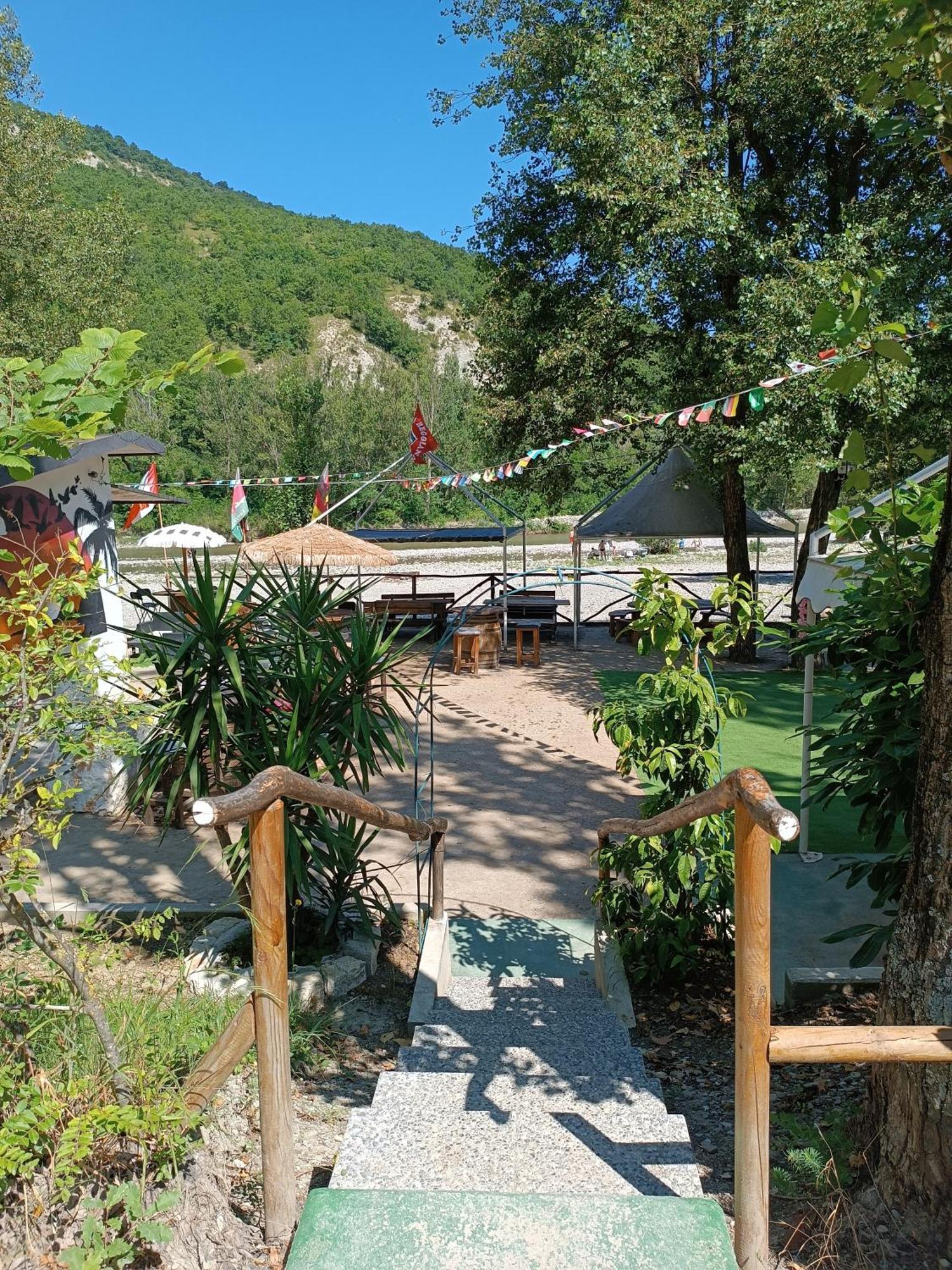 Apartmán Il Nido Di Matilde _Monolocale Design Sul Fiume_ Rossena Exteriér fotografie